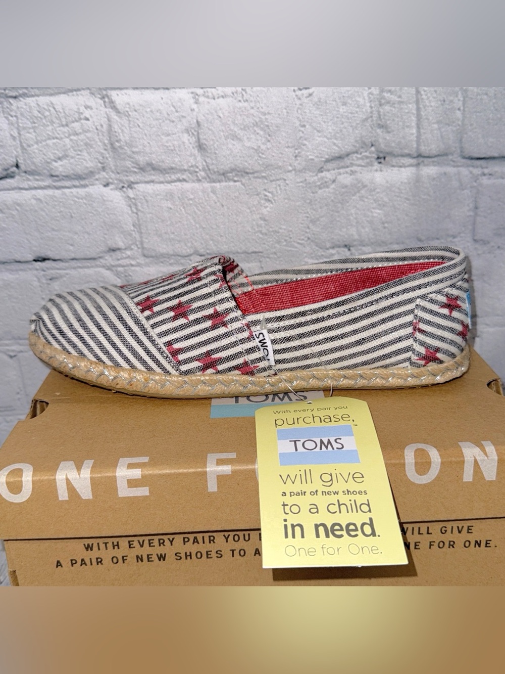 NWT! TOMS Stars & Stripes Flats